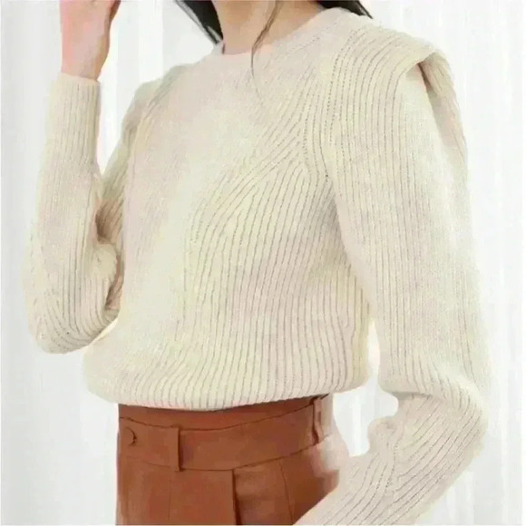 & Other Stories Statement Padded Shoulders
Cream Knit Sweater Size XS NWOT! - Picture 5 of 9